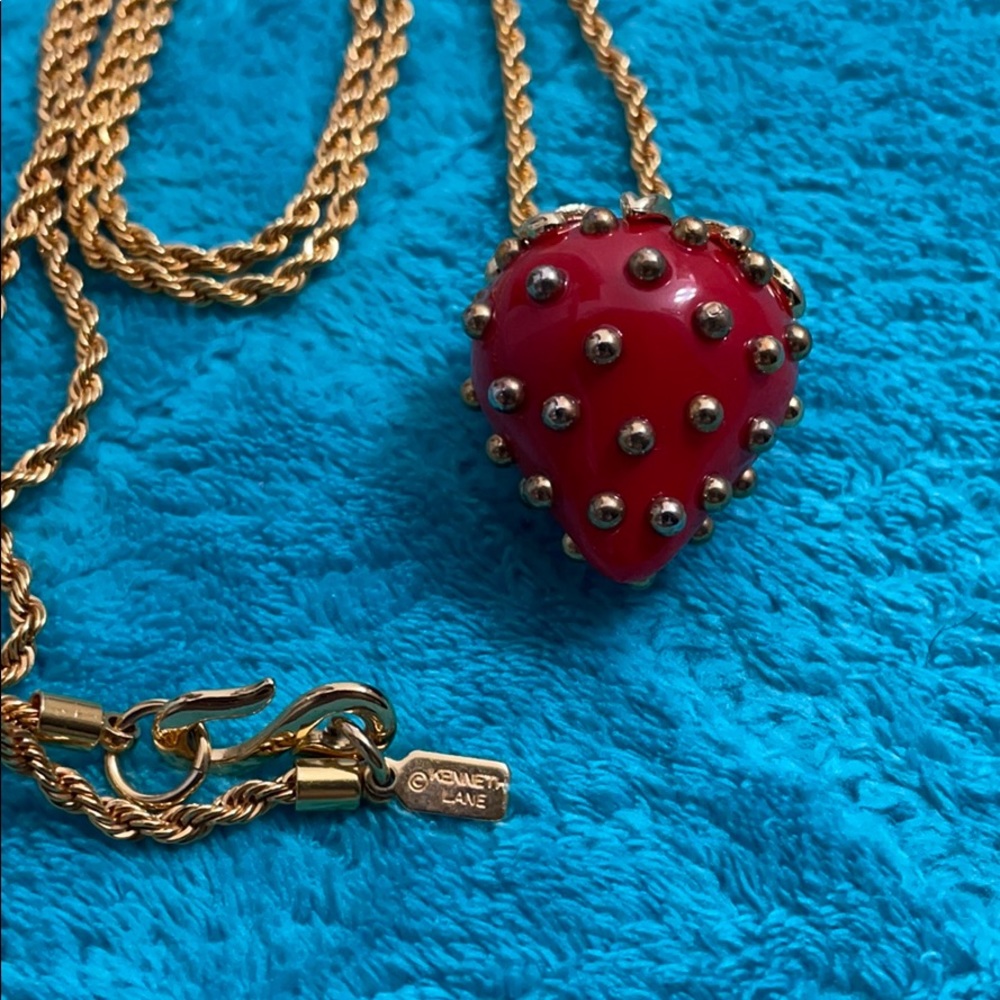 🛑SOLD🛑 Kenneth Jay Lane Strawberry Necklace - Picture 5 of 10
